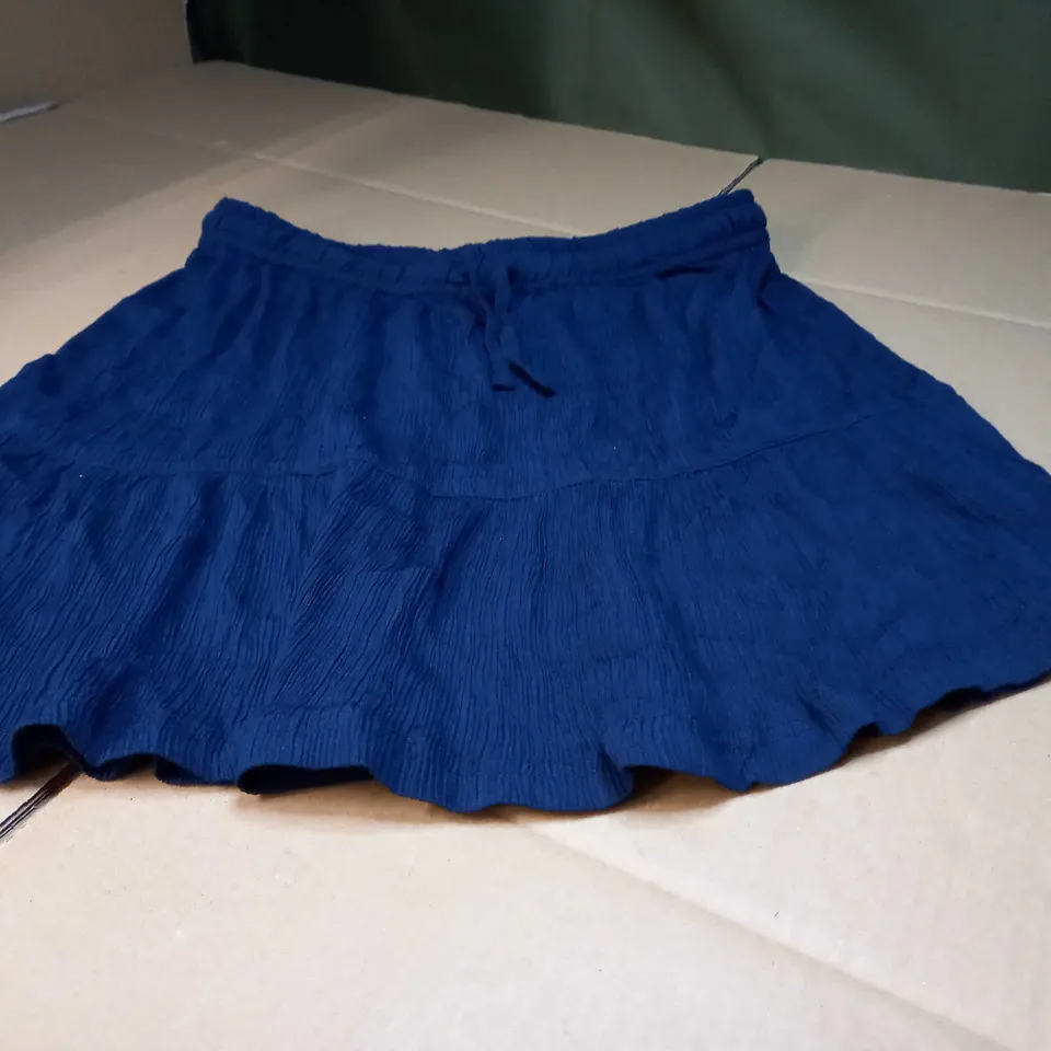 REGATTA NAVY CRINKLED SKIRT - SIZE 14