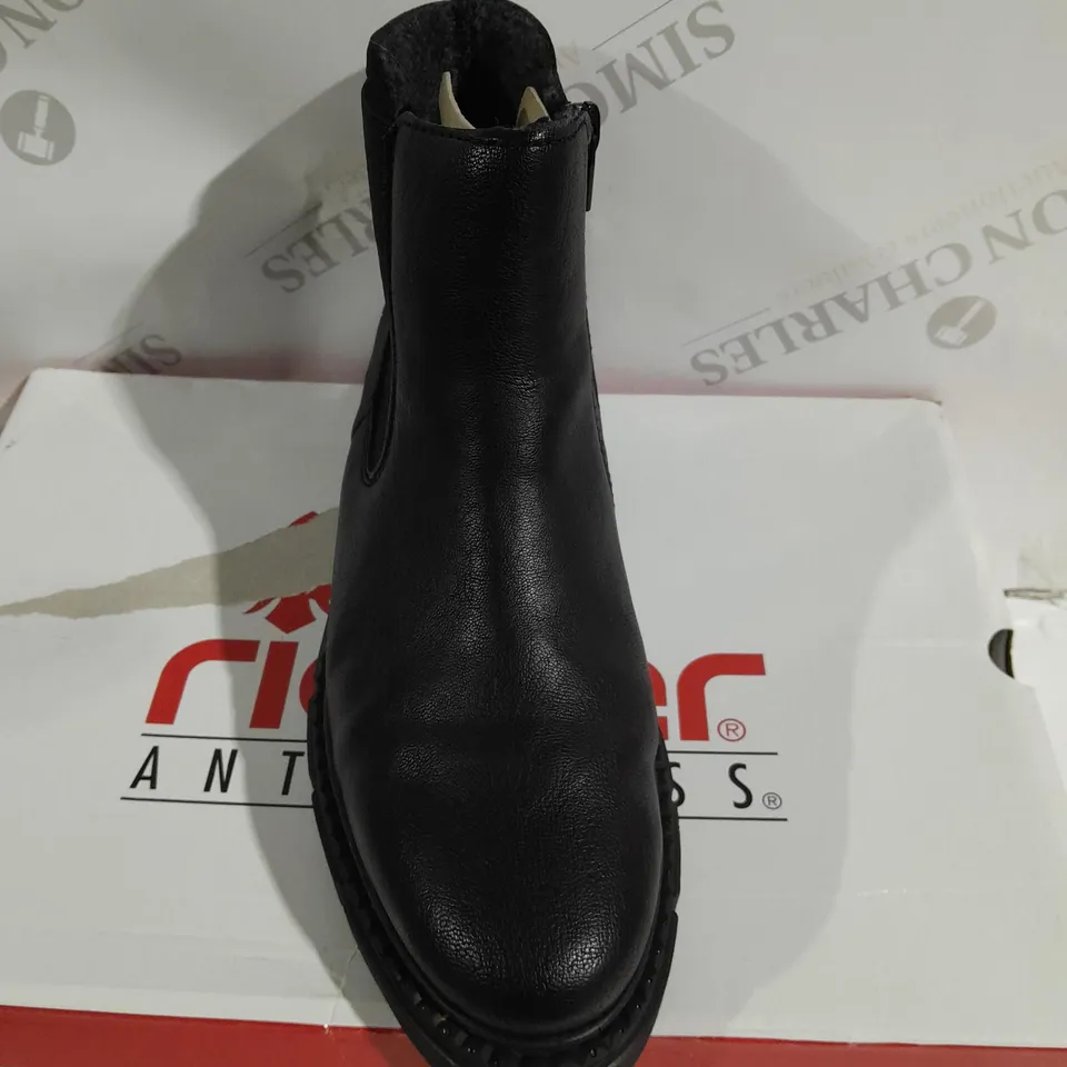 BOXED PAIR OF RIEKER ANTISTRESS CHUNKY ANKLE BOOTS IN BLACK - SIZE 5 