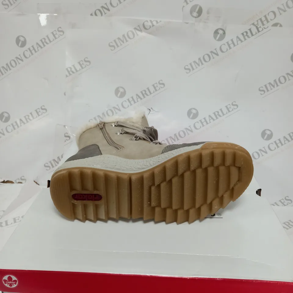 BOXED PAIR OF RIEKER ANTISTRESS SIZE EUR 39 