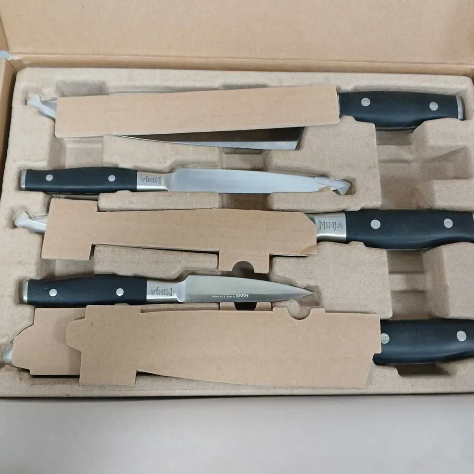 NINJA STAYSHARP 5-PIECE KNIFE BLOCK WITH INTEGRATED SHARPENER