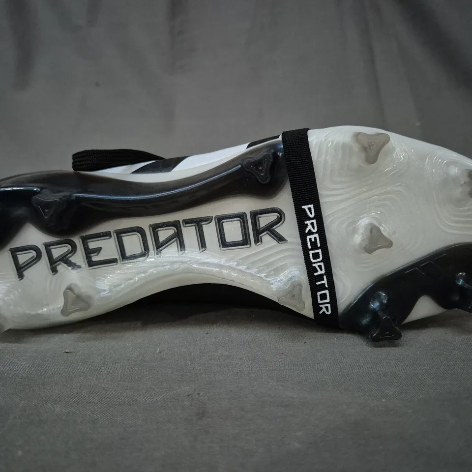 PAIR OF ADIDAS PREDATOR FOOTBALL BOOTS IN BLACK/WHITE UK SIZE 6.5