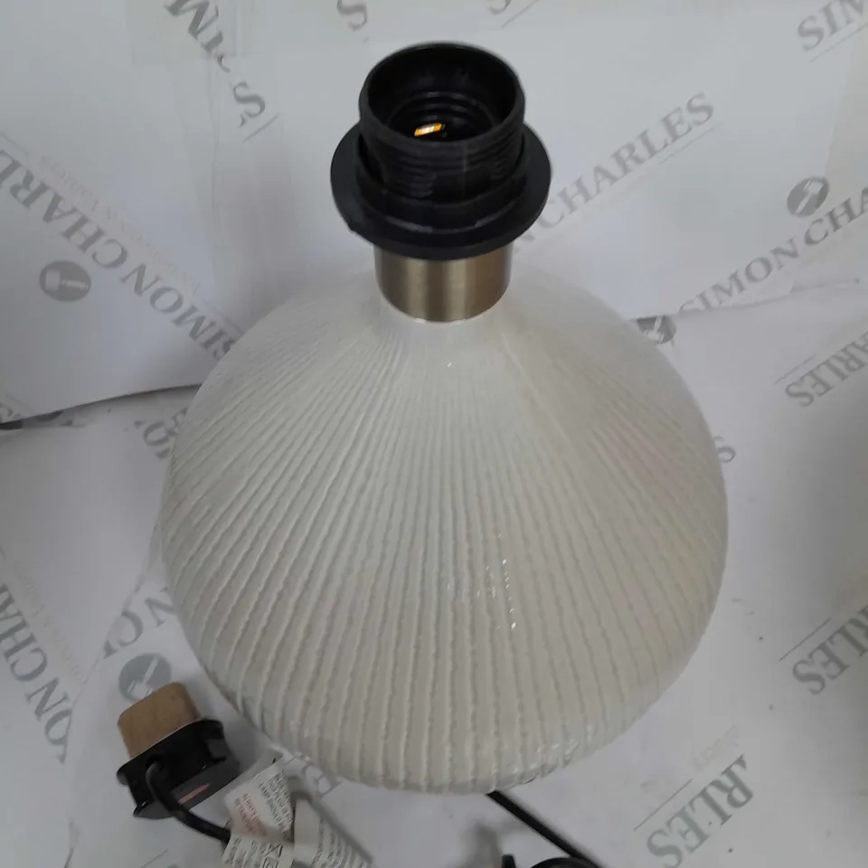 AVELINE CERAMIC TABLE LAMP NATUERAL ONE SIZE