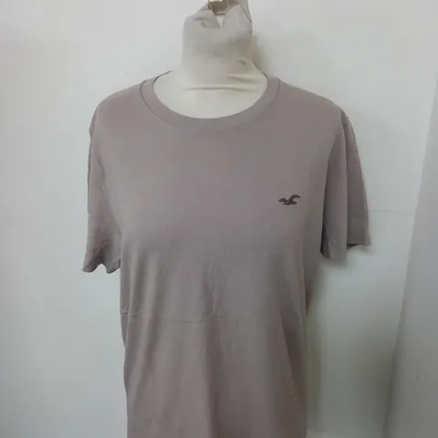 HOLLISTER CASUAL LOGO T-SHIRT IN BIEGE SIZE M