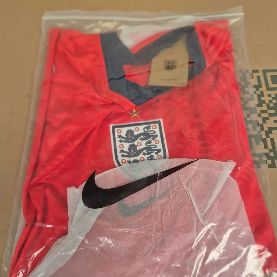 ENGLAND 2026 AWAY FOOTBALL JERSEY - XXL