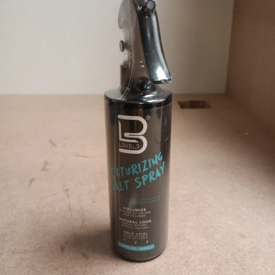 BOX OF APPROXIMATELY 10 ASSORTED BEAUTY PRODUCTS INCLUDING LEVEL 3 TEXTURIZING SALT SPRAY, BODYOLOGY INDULGENT BODY WASH AND THE CORNISH SEAWEED BATH CO SHAMPOO