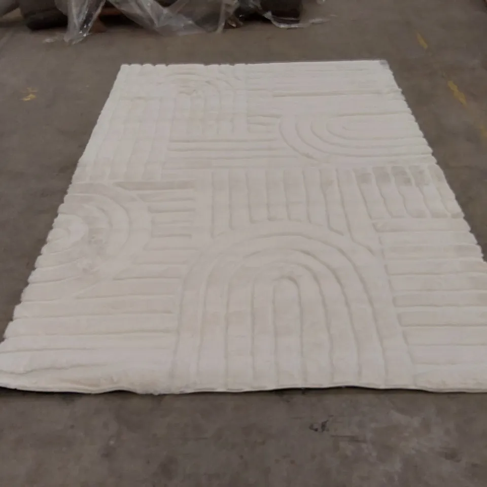 QUALITY DESIGNER AREA RUG - APPROXIMATELY 285 x 200cm
