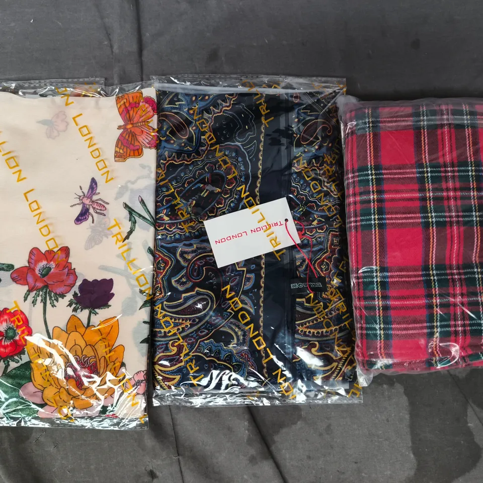 APPROXIMATELY 20 ASSORTED CLOTHING AND FASHION PRODUCTS IN VARIOUS STYLES AND SIZES - COLLECTION ONLY