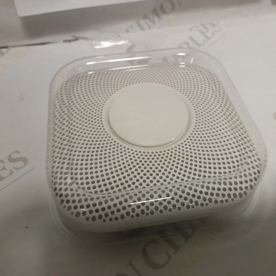 GOOGLE NEST PROTECT SMOKE ALARM AND CARBON MONOXIDE DETECTOR (BATTERY POWERED MODEL)