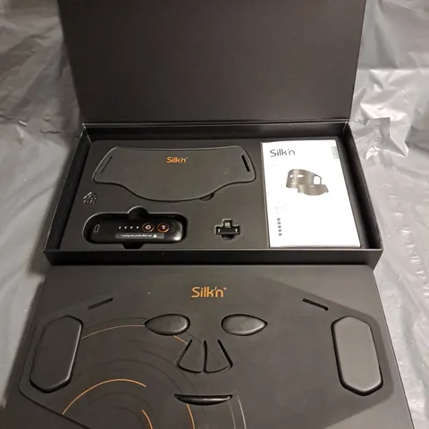 BOXED SILK'N DUAL LED FACE MASK FAC04