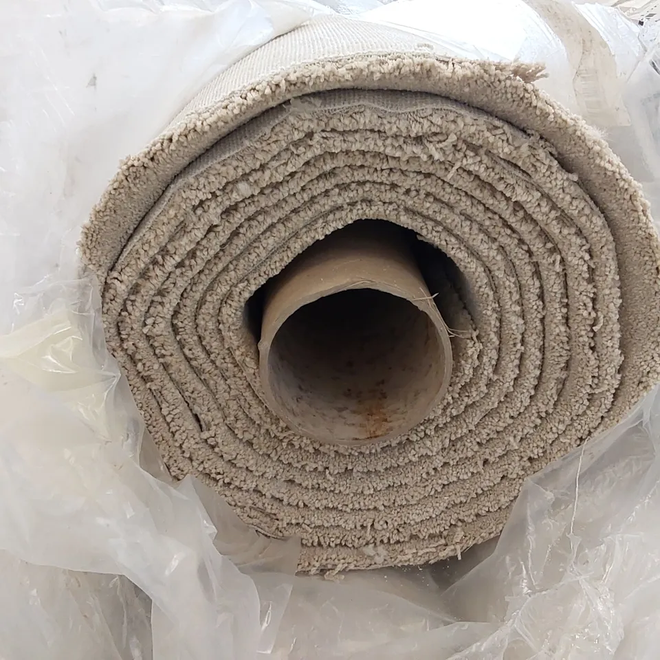 ROLL OF QUALITY EC HEARTLAND ULTRA BAYTON CARPET // APPROXIMATELY 5M WIDTH, LENGTH 3.75M