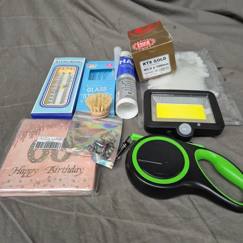 APPROXIMATELY 12 ASSORTED HOUSEHOLD ITEMS TO INCLUDE - POP REUSABLE GLASS STRAWS - DOG LEAD - BOND IT HA6 SILICONE SEALANT - ETC