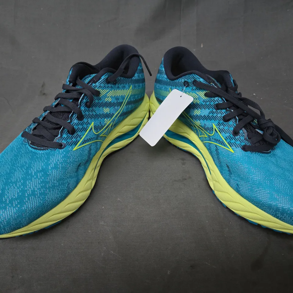 BOXED PAIR OF MIZUNO RUNNER WAVE INSPIRE 19 SHOES IN AQUA/LIME FOAM UK SIZE 9.5