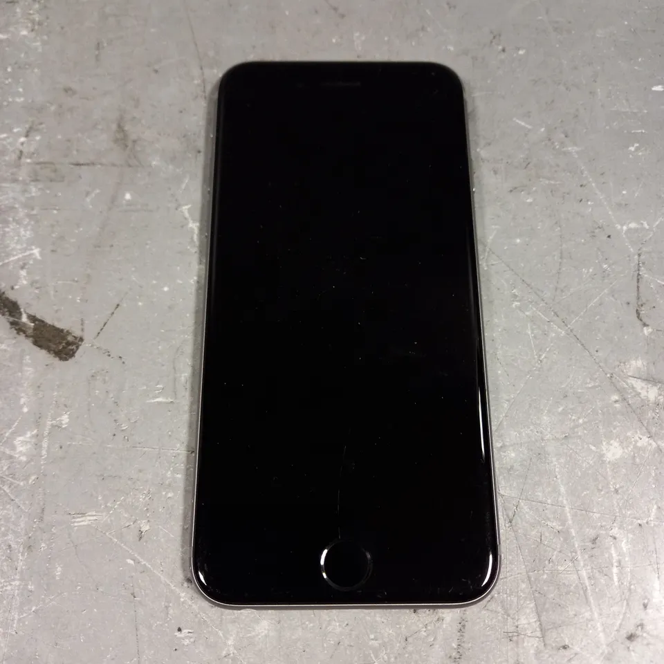 APPLE IPHONE S A1688 SMARTPHONE IN SILVER