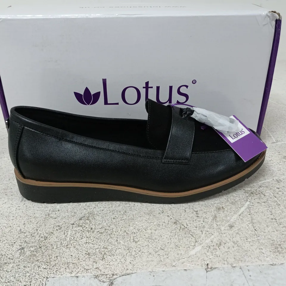 BOXED PAIR OF LOTUS YORK SHOES IN BLACK - UK 6