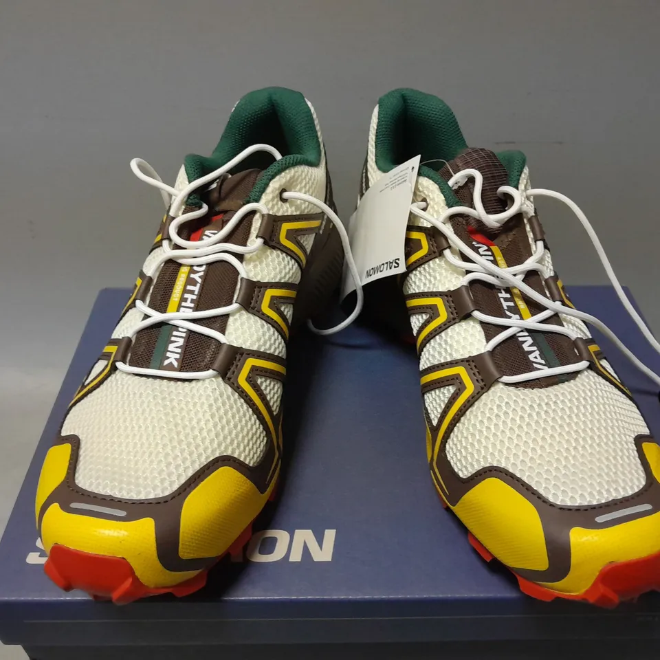 BOXED PAIR OF SALOMON SPEEDCROSS 3 VANDYTHEPINK TRAINERS IN VANILLA ICE/GREEN,YELLOW/RED - UK 10.5