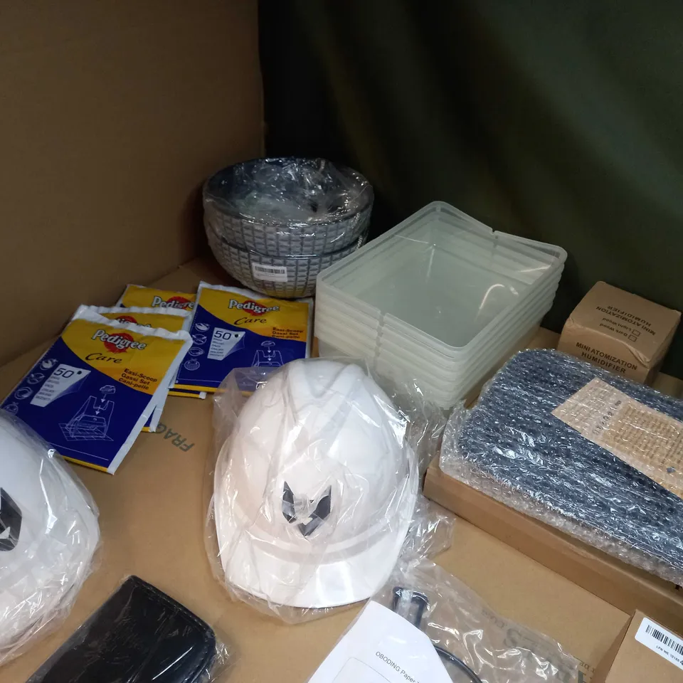 LARGE BOX OF APPROXIMATELY 20 ASSORTED HOUSEHOLD ITEMS TO INCLUDE: PEDIGREE HOOVER BAGS, MUFFIN TRAY, HARD HAT