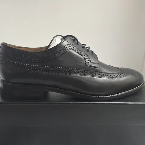BOXED PAIR OF COLLINS BLACK LEATHER WINGTIP DRESS SHOES β UK 10 (MEN'S)