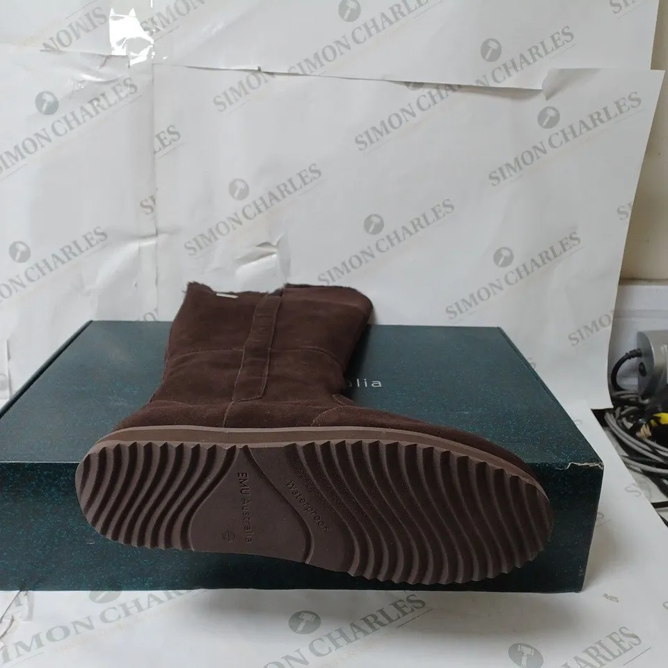 EMU MOONTA BOOTS ESPRESSO - SIZE 9