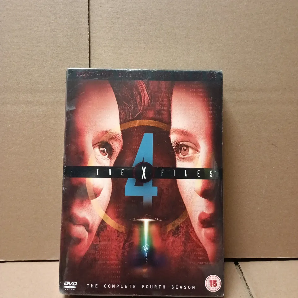 THE X-FILES: THE COMPLETE FOURTH SEASON - DVD BOX SET