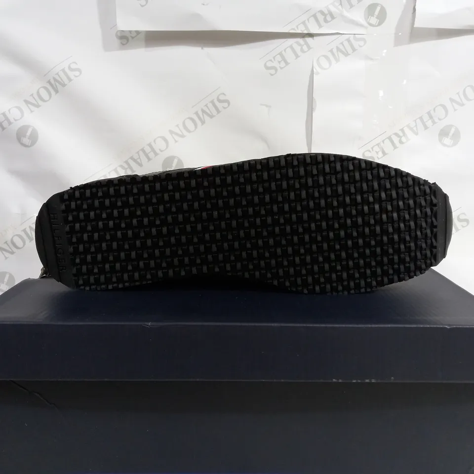 PAIR OF TOMMY HILFIGER ICONIC RUNNER LEATHER MIX IN BLACK - EU SIZE 46