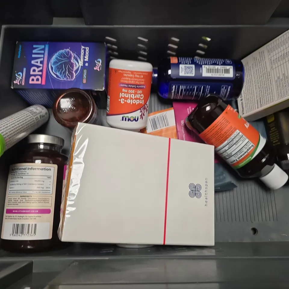 APPROXIMATELY 15 ASSORTED VITAMIN/HEALTH AID PRODUCTS TO INCLUDE NUTRITION GEEK BIOTIN GROWTH, MEGA FAT BURNER, CANDIDA CLEANSE , ETC - COLLECTION ONLY