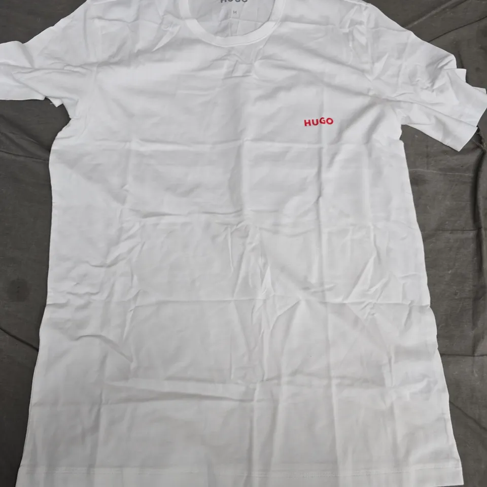 HUGO WHITE COTTON T‑SHIRT – SIZE M