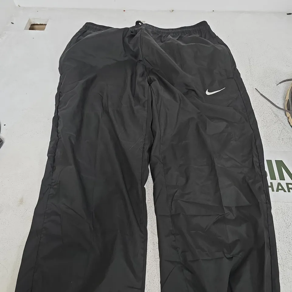 NIKE STORM-FIT TRACK PANTS – MEN'S SIZE M