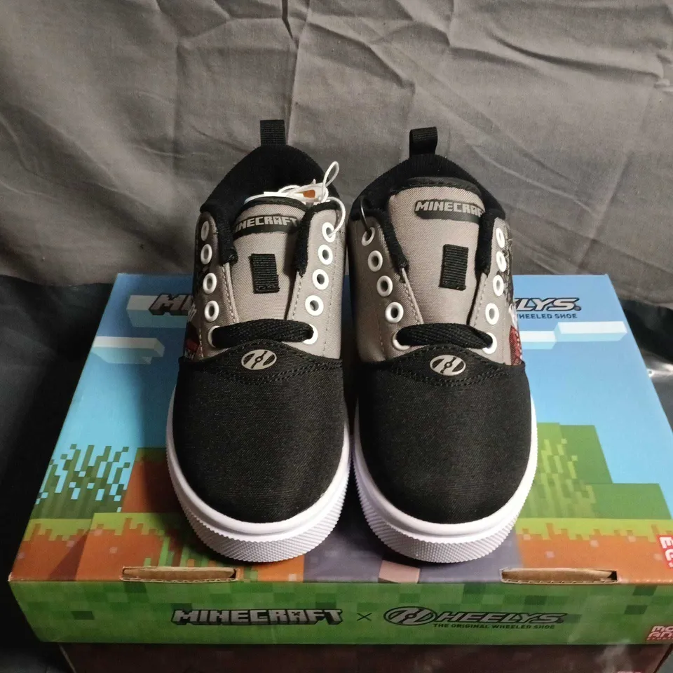 BOXED PAIR OF MINECRAFT X HEELYS KIDS TRAINERS – UK SIZE 11