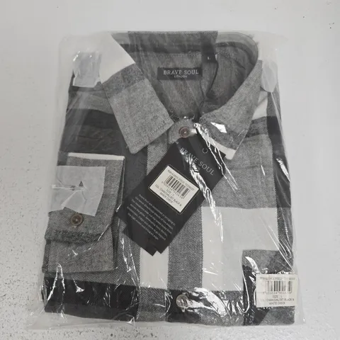 BAGGED BRAVE SOUL LONG SLEEVE SHIRT IN GREY/WHITE CHECK - LARGE