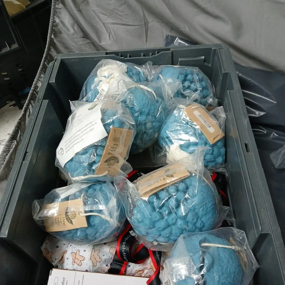 APPROXIMATELY 15 ASSORTED HOUSEHOLD ITEMS TO INCLUDE GRILL BRICK, STERILOX DISINFECTANT, DOG CHEW TOY ETC