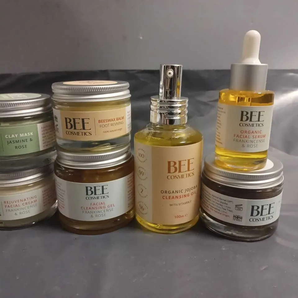 LOT OF 7 ASSORTED BEE COSMETICS BEAUTY ITEMS TO INCLUDE CLEANSING OIL, FACIAL SERUM AND FACE SCRUB