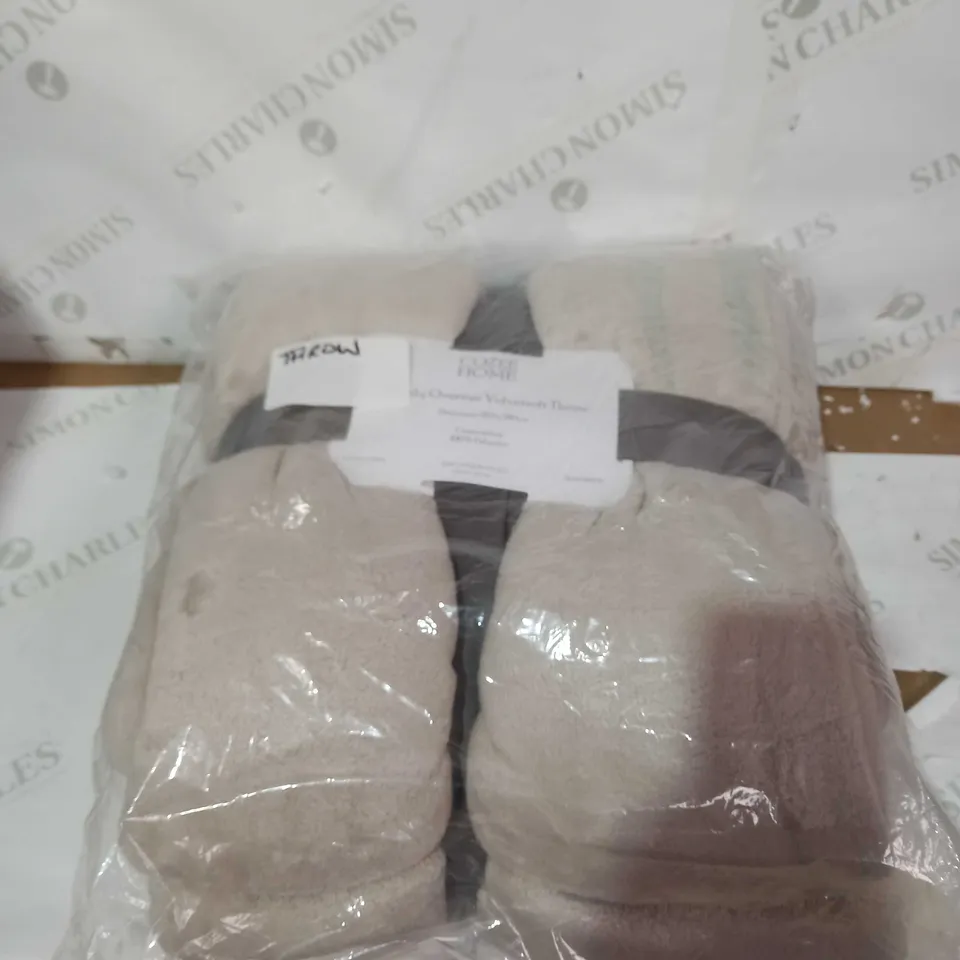 COZEE HOME FAMILY OVERSIZE VELVETSOFT THROW