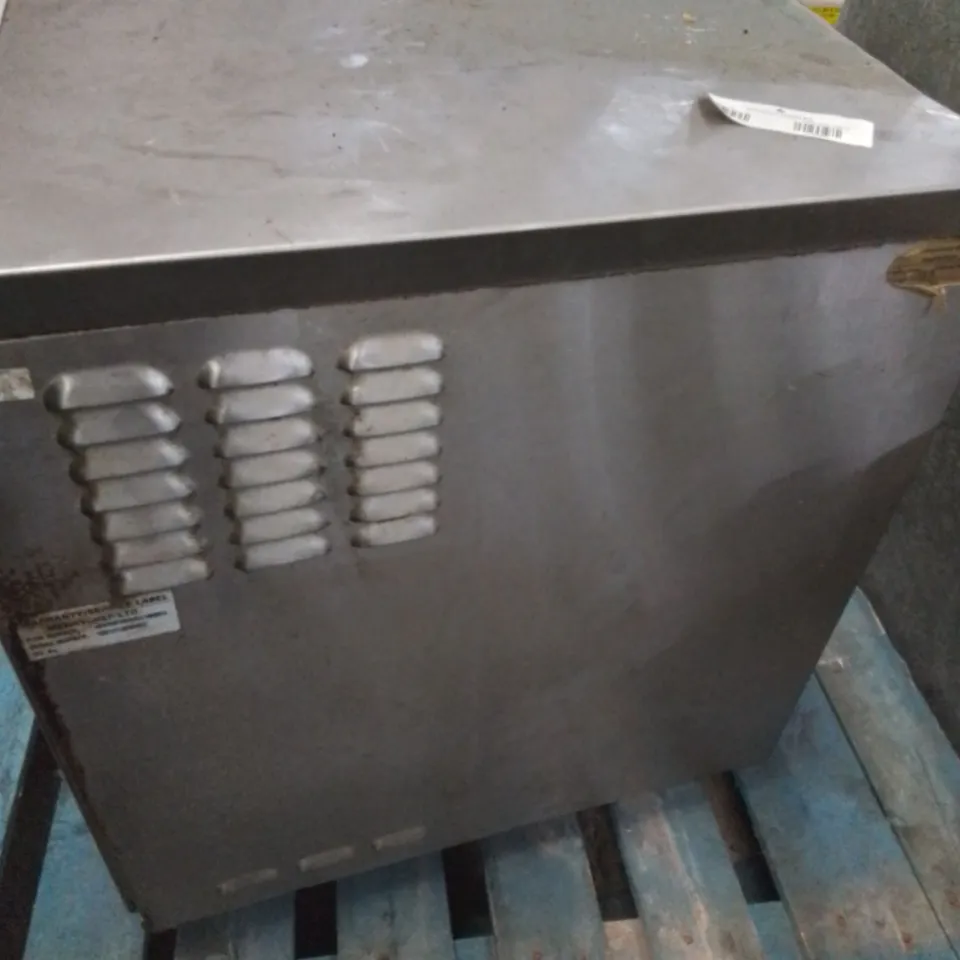 MERRYCHEF EIKON E5 COMMERCIAL COMBINATION MICROWAVE OVEN