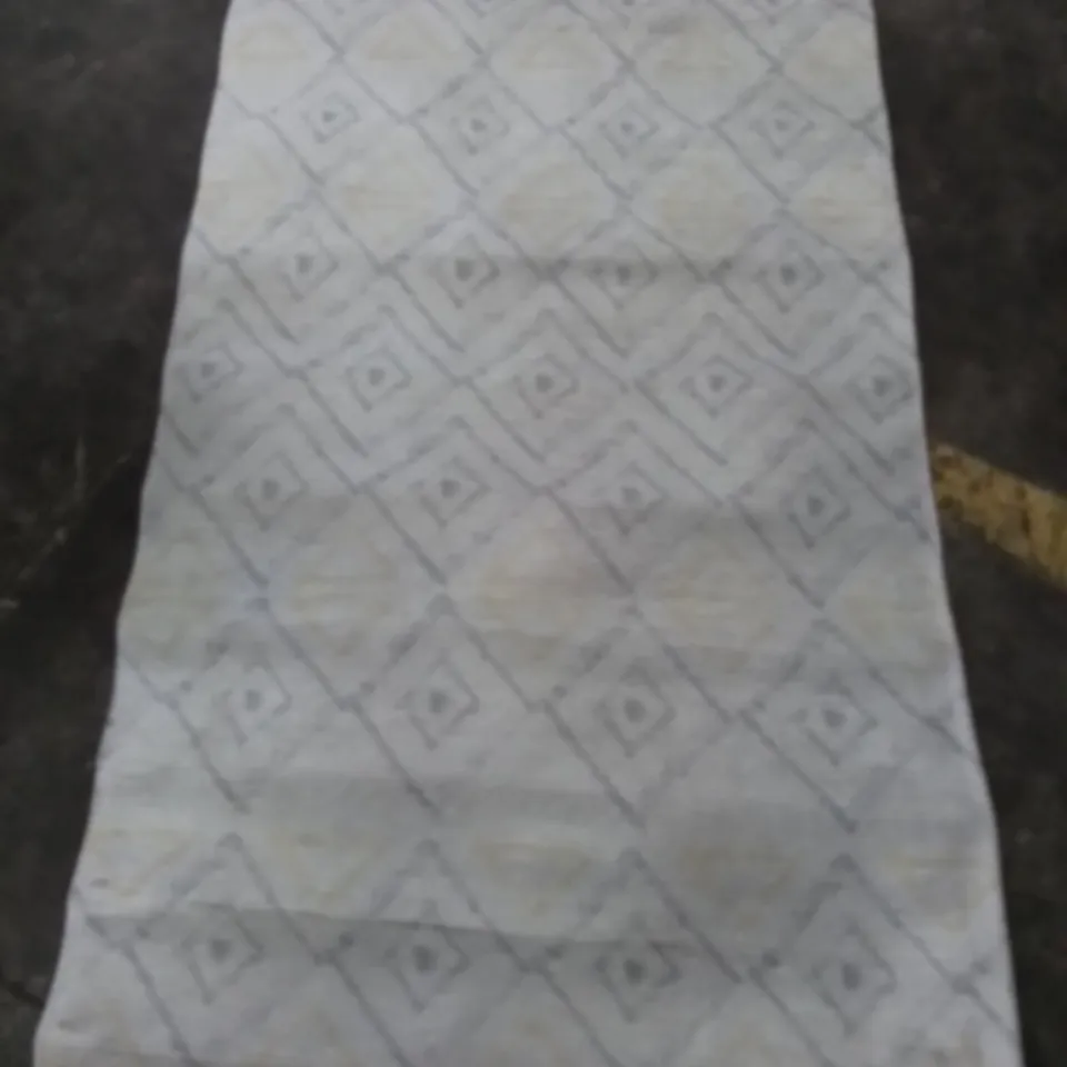 RUG WITH PATTERN GREY/YELLOW 138X75CM 