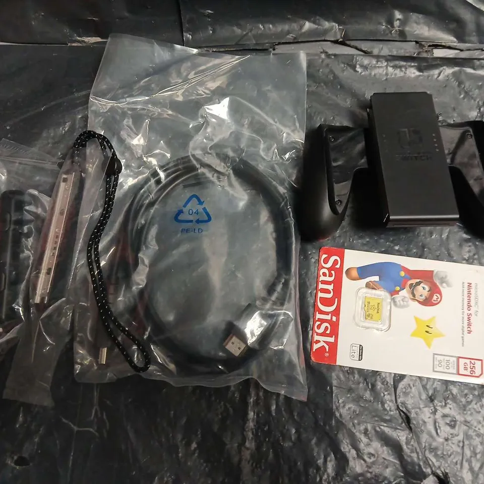 BOXED NINTENDO SWITCH OLED HANDHELD GAMES CONSOLE - HEG-001