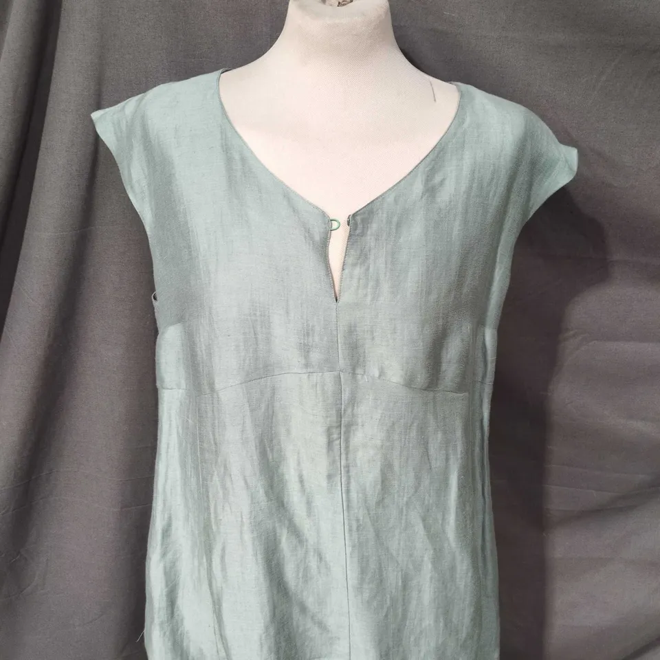 WOMEN'S WEEKEND MAXMARA MINT GREEN LINEN DRESS, SLEEVELESS, V-NECK WITH FRONT RING CLOSURE - SIZE UNSPECIFIED