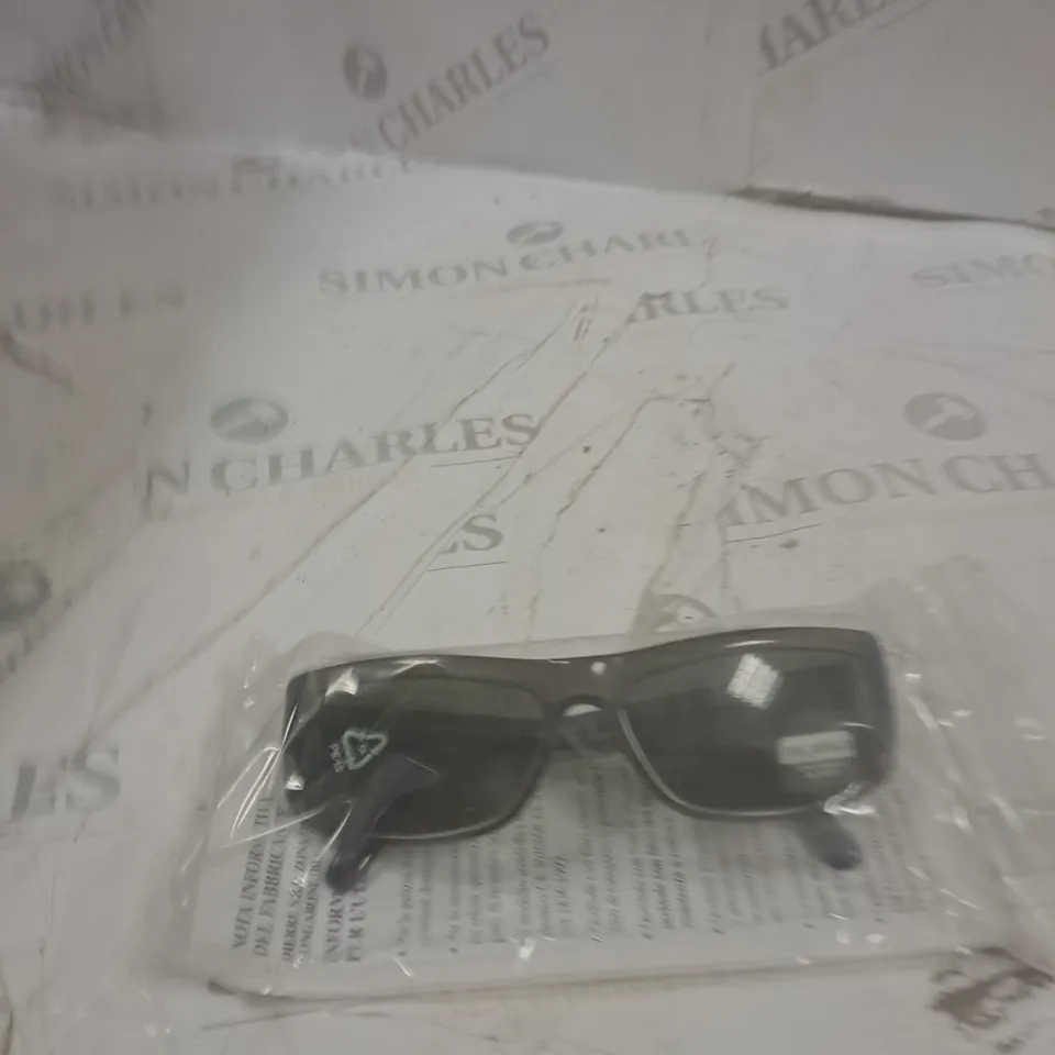 BOX OF 5 ASSORTED POLICE SUNGLASSES 