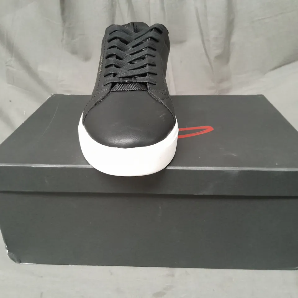 BOXED PAIR OF LOYALTY FIRENZE SNEAKERS IN BLACK/WHITE UK SIZE 9