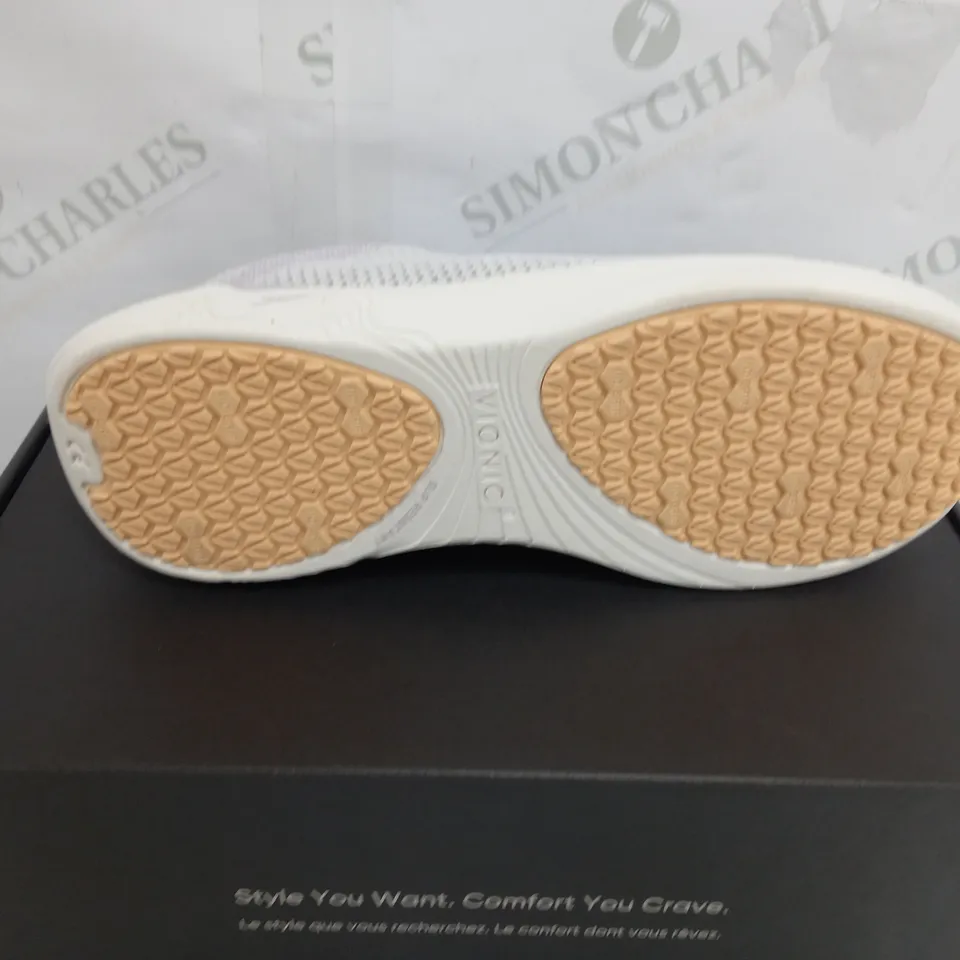 BOXED VIOLET VIONIC TRAINERS SIZE 6