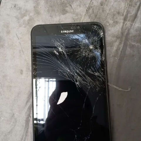SAMSUNG GALAXY TABLET PC SM-T395 – 16GB, CRACKED FRONT SCREEN