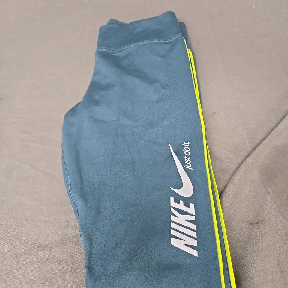 NIKE SLOGAN LEGGINGS SIZE M