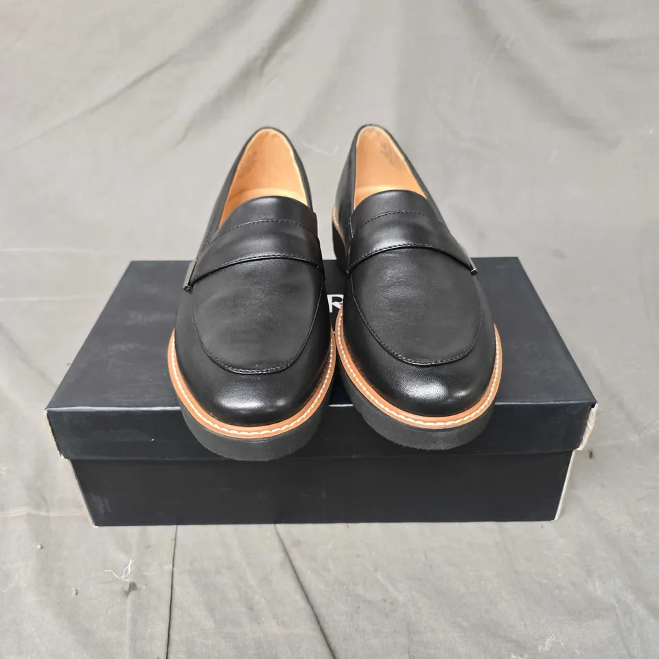 BOXED PAIR OF NATURALIZER SLIP ON SHOES IN BLACK - 6.5