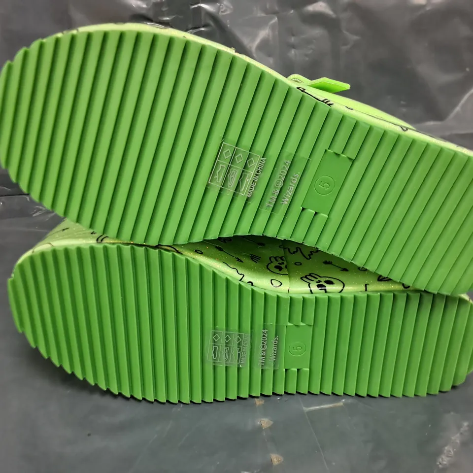 BOXED BRAND NEW KOI D&D GLABAGOOL GELATINOUS CUBE WEDGE MARY JANES SHOES IN GREEN - UK 6