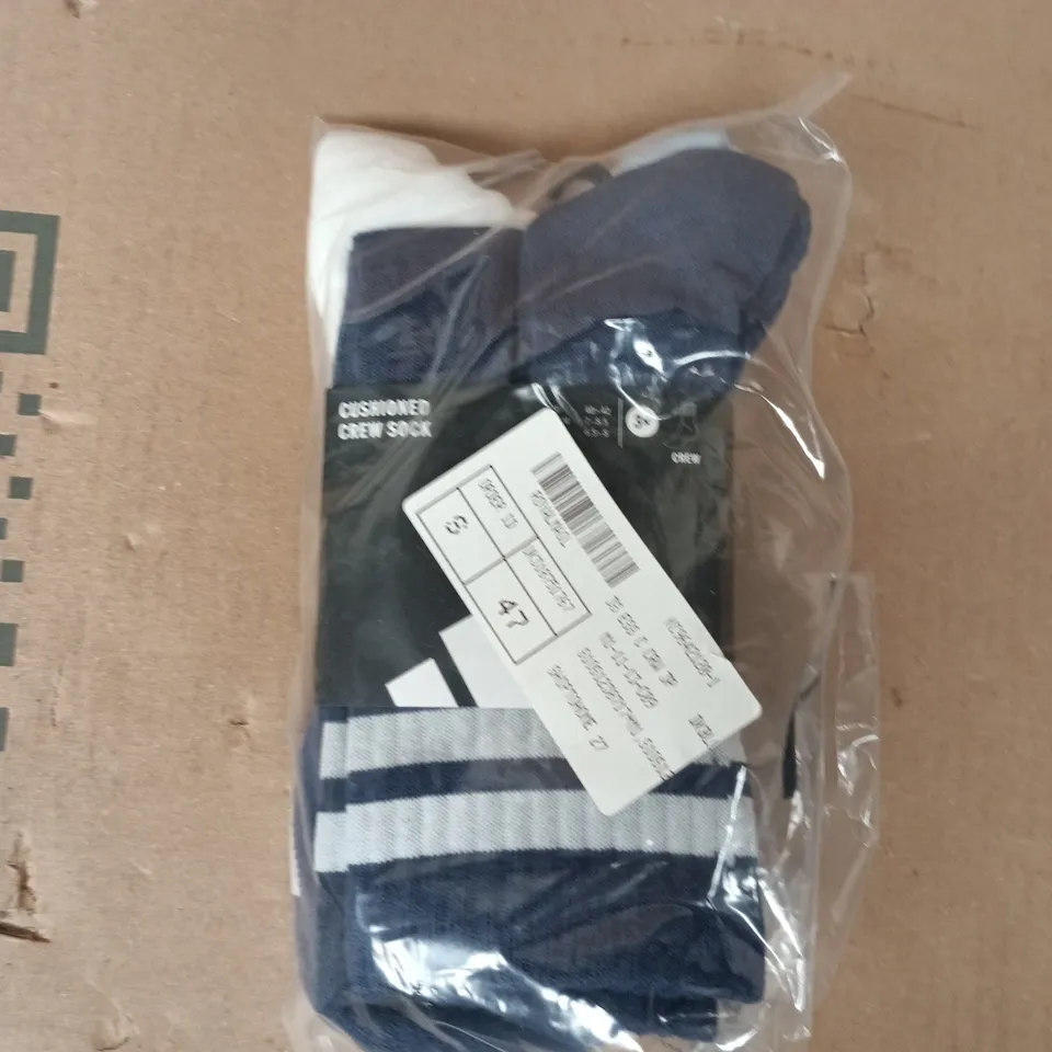 BAGGED ADIDAS 3-PACK CREW SOCKS IN BLUE/WHITE/NAVY SIZE MEDIUM