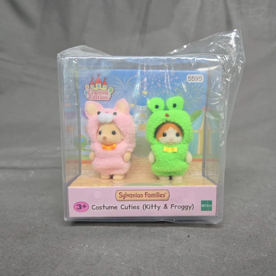 SYLVANIAN FAMILIES COSTUME CUTIES KITTY & FROGGY 