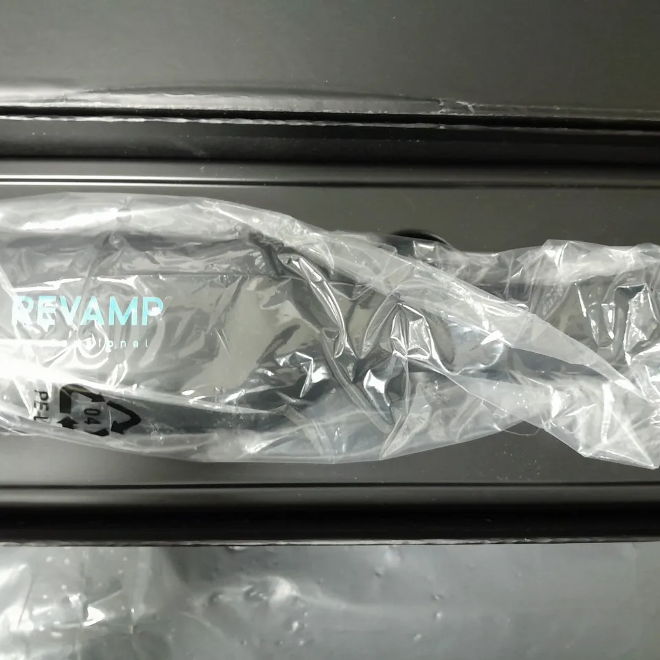 BOXED REVAMP PROGLOSS 2-N-1 BEACH & VOLUME CERAMIC WAVER WV-3000-EU