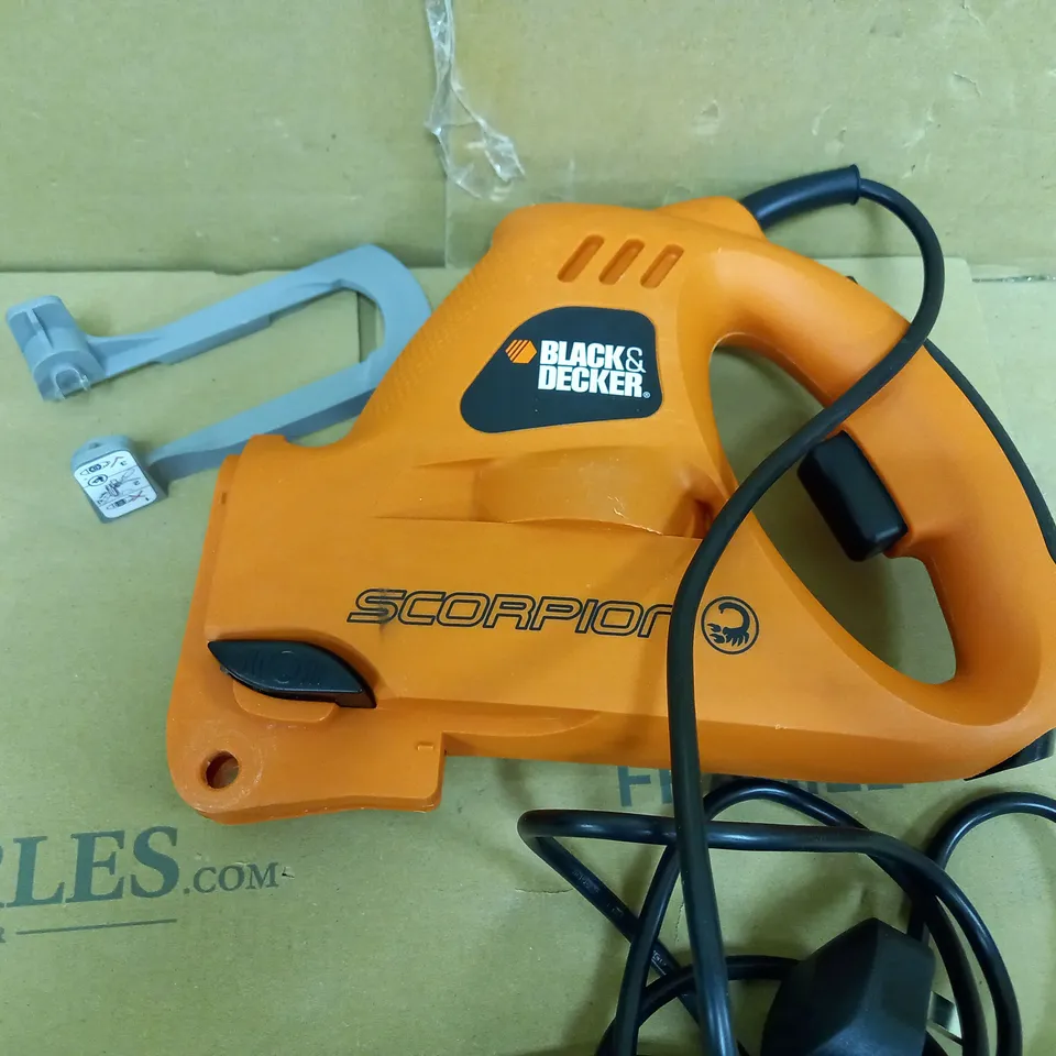 BLACK & DECKER SCORPION POWERED HANDSAW