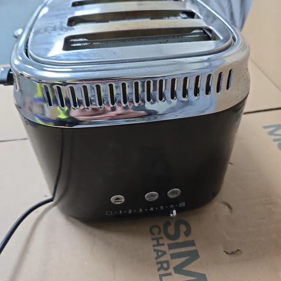 RUSSELL HOBBS  4-SLICE TOASTER – BLACK WITH CHROME TRIM