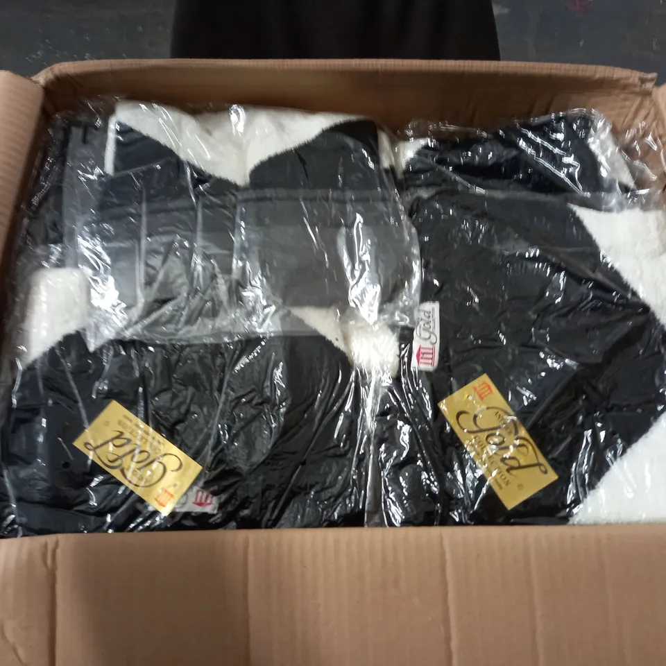 LARGE QUANTITY OF AS NEW KNITTED CHEVRON JUMPERS - SIZE UNSPECIFIED
