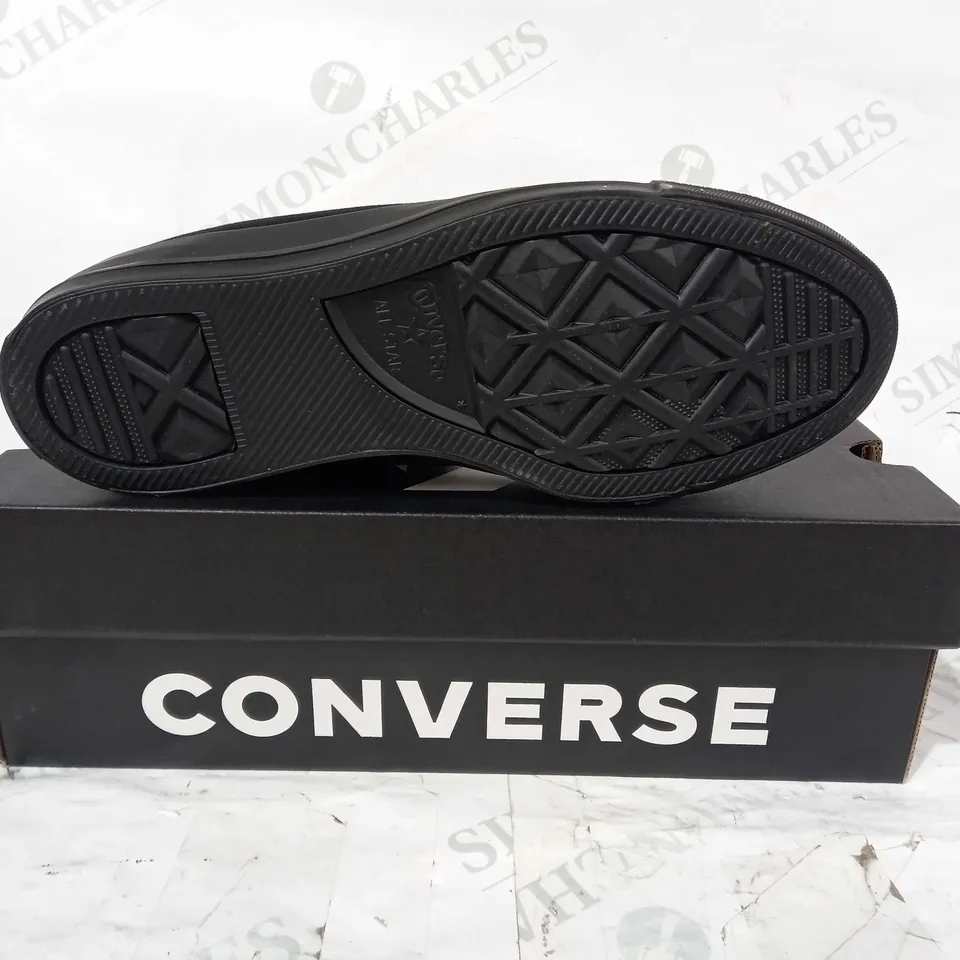 BOXED PAIR OF CONVERSE CANVAS SHOES IN BLACK UK SIZE 5.5